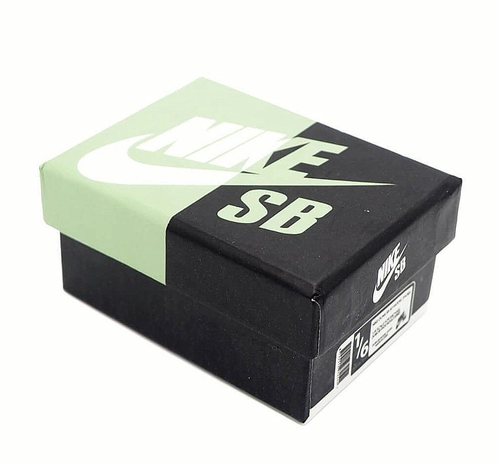 Dunks pandas 3D Trainer sneaker SB Keyring Keychain Black White shoe Box