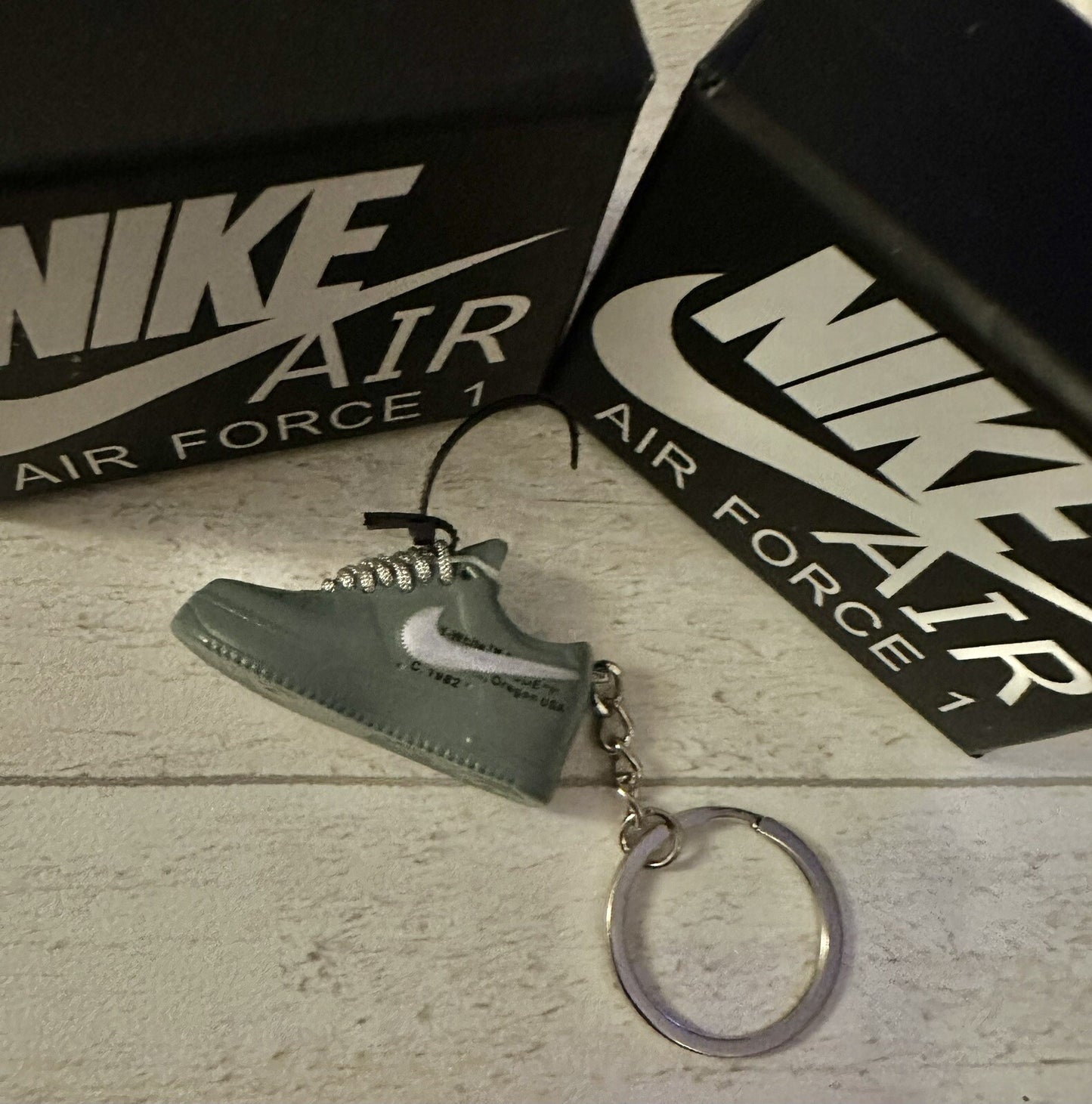 Nike Air Force 1 3D Trainer sneaker Keyring Grey shoe Mini Low Gift Box Car key