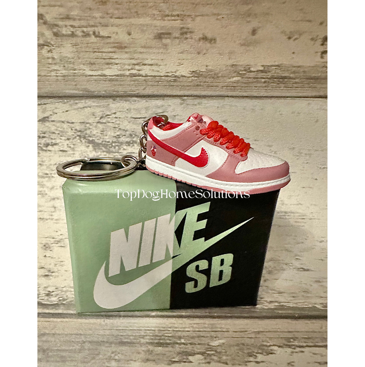 Nike Keyring Dunks Strange Love Low SB Trainer Sneaker Pink 3D Keychain no box