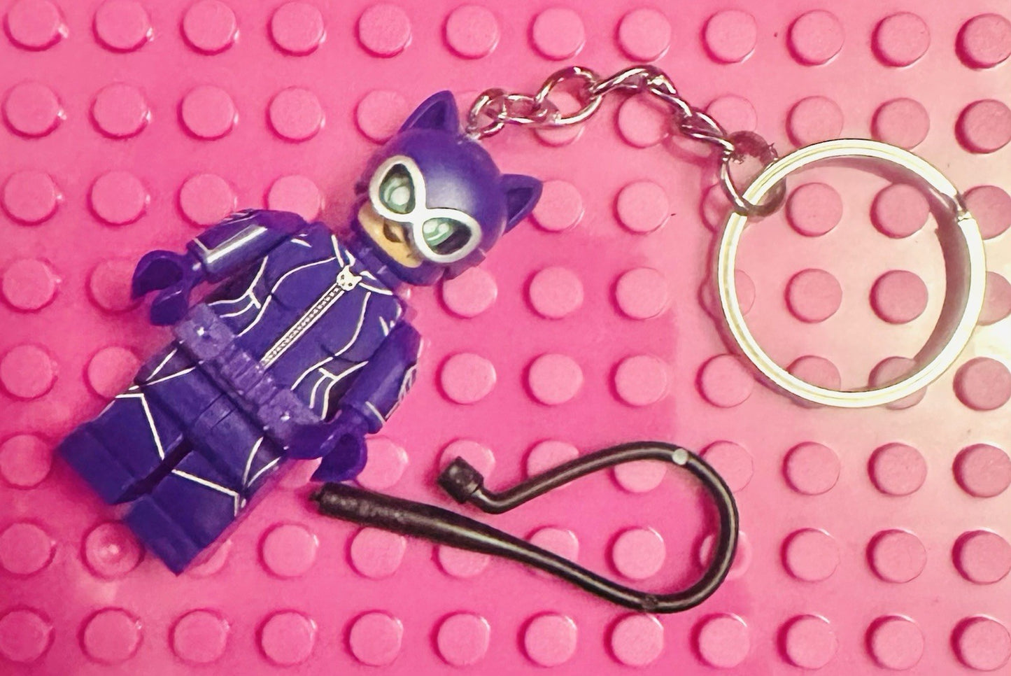 Cat woman Purple Bricks keyring super heroes DC Gift Comic Inc Gift Bag