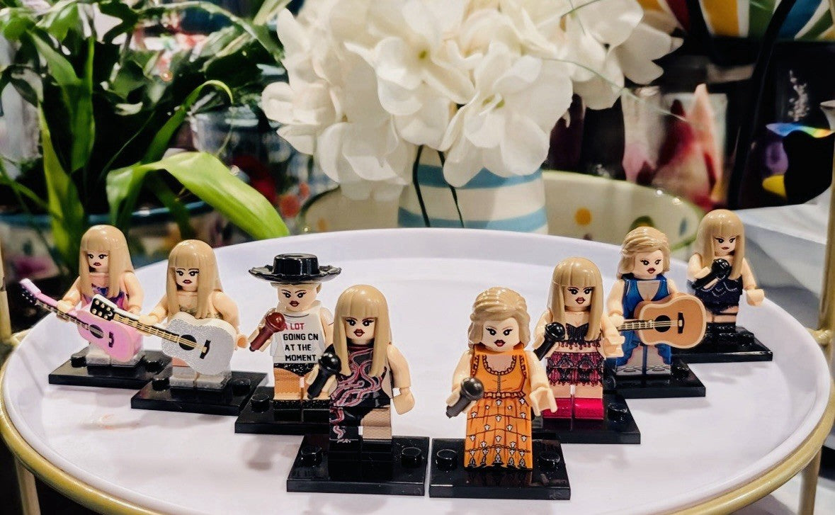 Cute Taylor Inspired 3D Mini Figure On Stand Eras Gift Cake Topper Brick