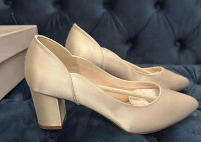 Ivory Satin Wedding Bridal Brides Maids Floral Trim Shoes Ladies Sz 6 BNIB Xmas