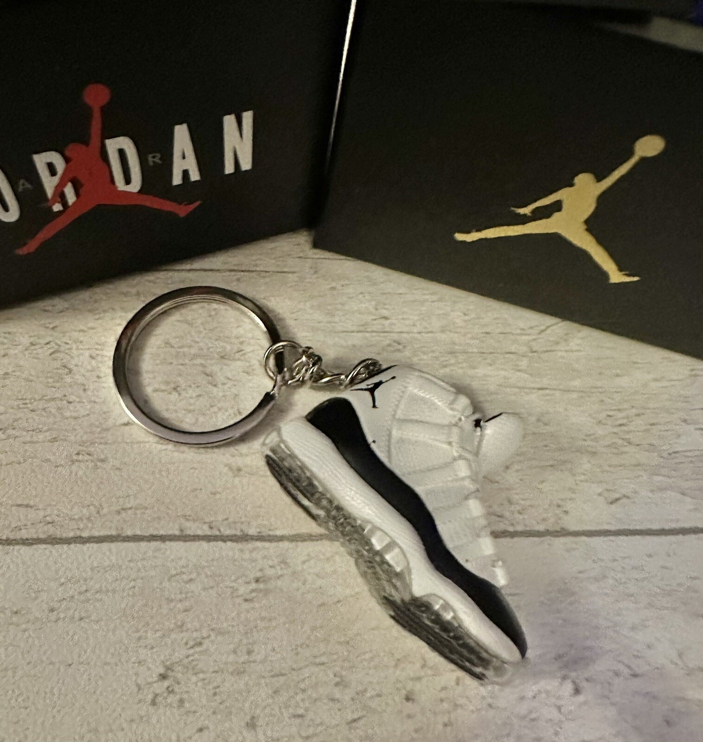 Mini Nike Keyring Jordan 11 3D Trainer sneaker White shoe Gift Box Car Key Chain