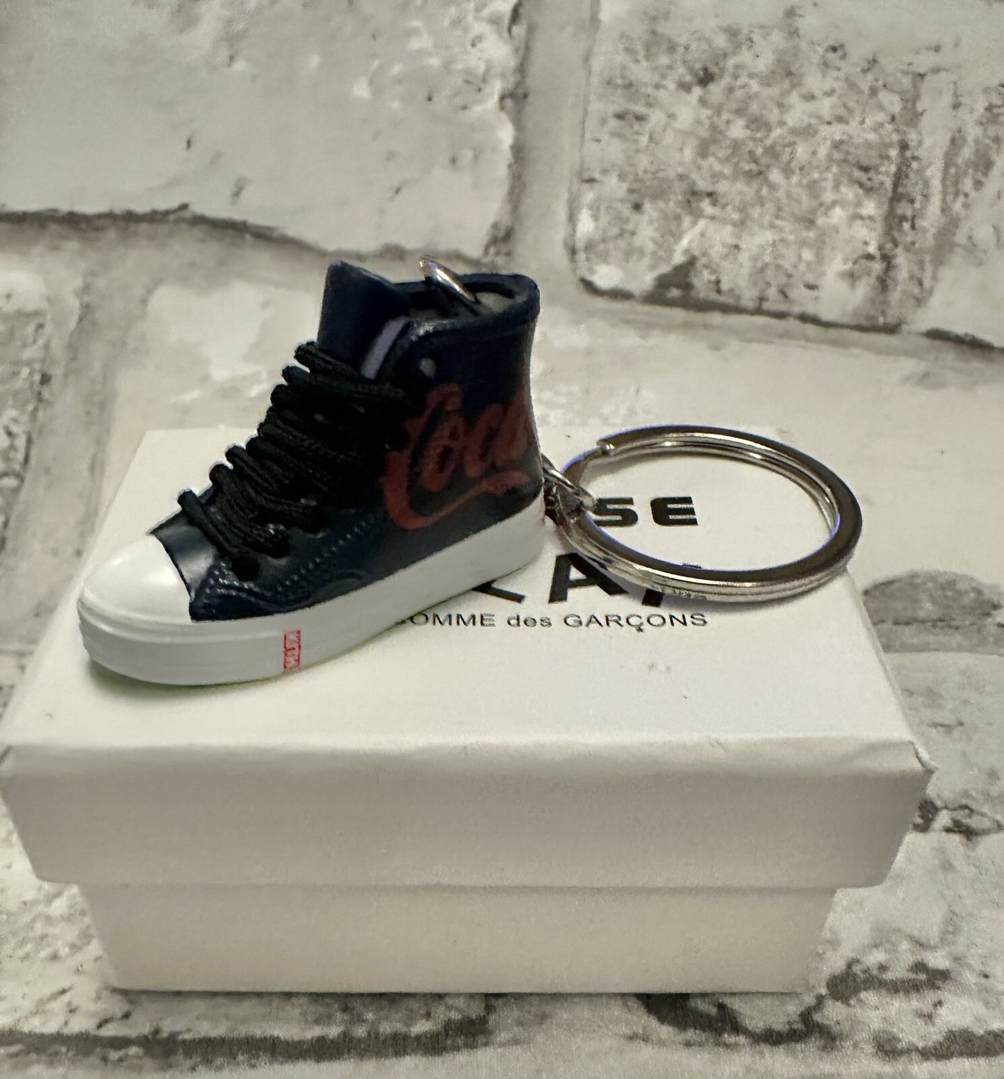 Black Converse Sneaker Keyring Coke Chuck Taylor AllStar Coca Cola High Gift Box
