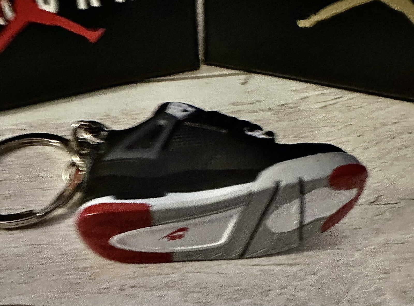 Mini Nike Jordan 4 3D Trainer sneaker Car Key Keyring Grey Black shoe Gift Box