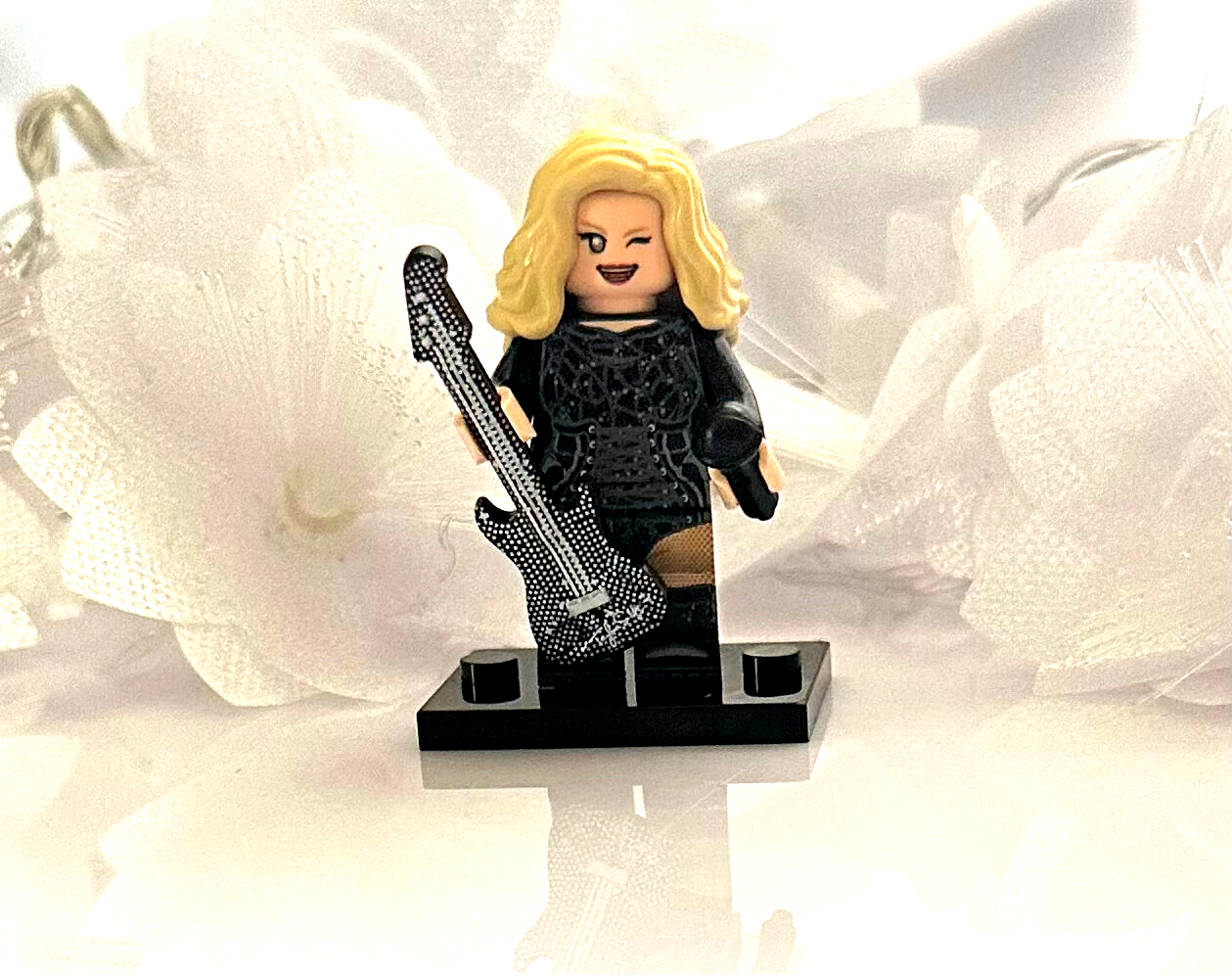 Cute Taylor Inspired 3D Mini Figure On Stand Eras Gift Cake Topper Brick