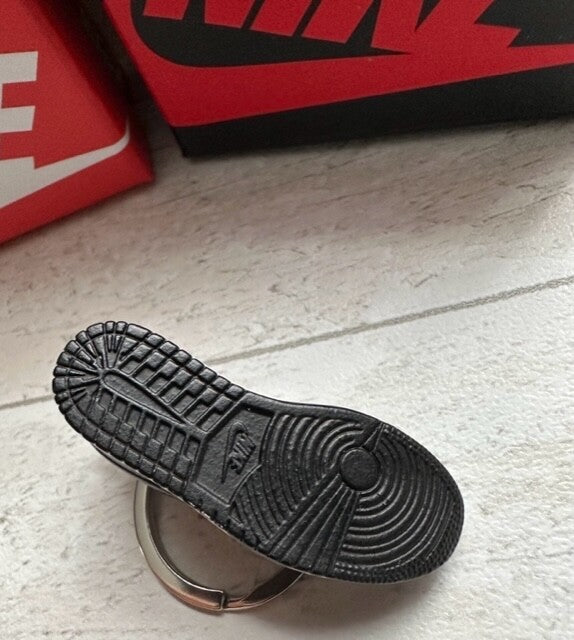 Dunks pandas 3D Trainer sneaker SB Keyring Keychain Black White shoe Box