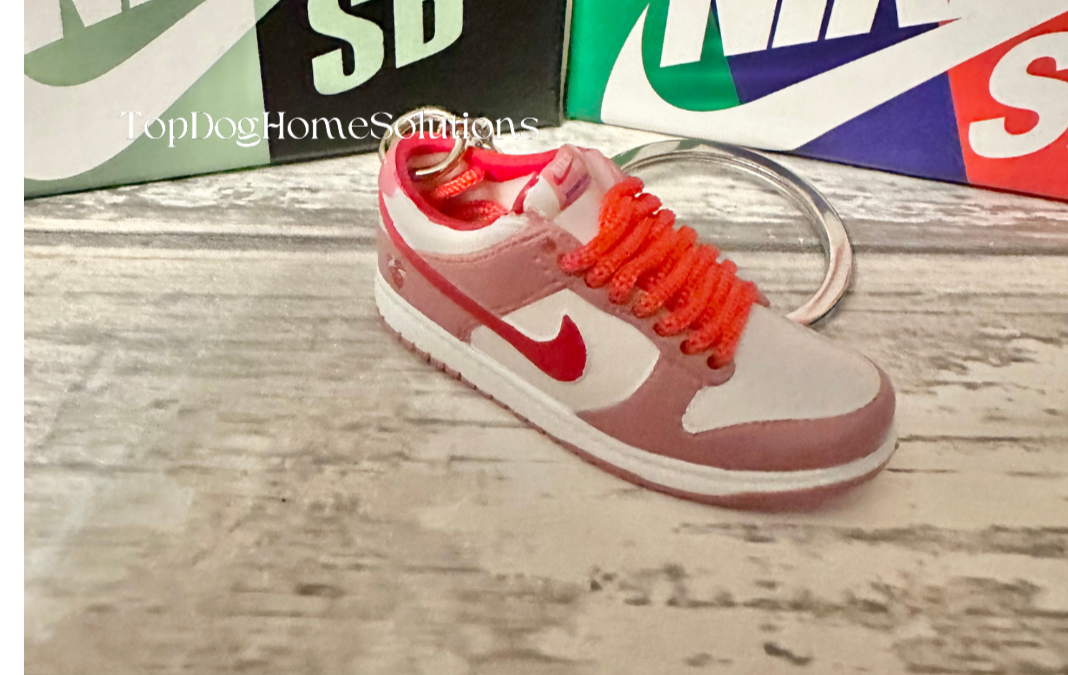 Nike Keyring Dunks Strange Love Low SB Trainer Sneaker Pink 3D Keychain no box