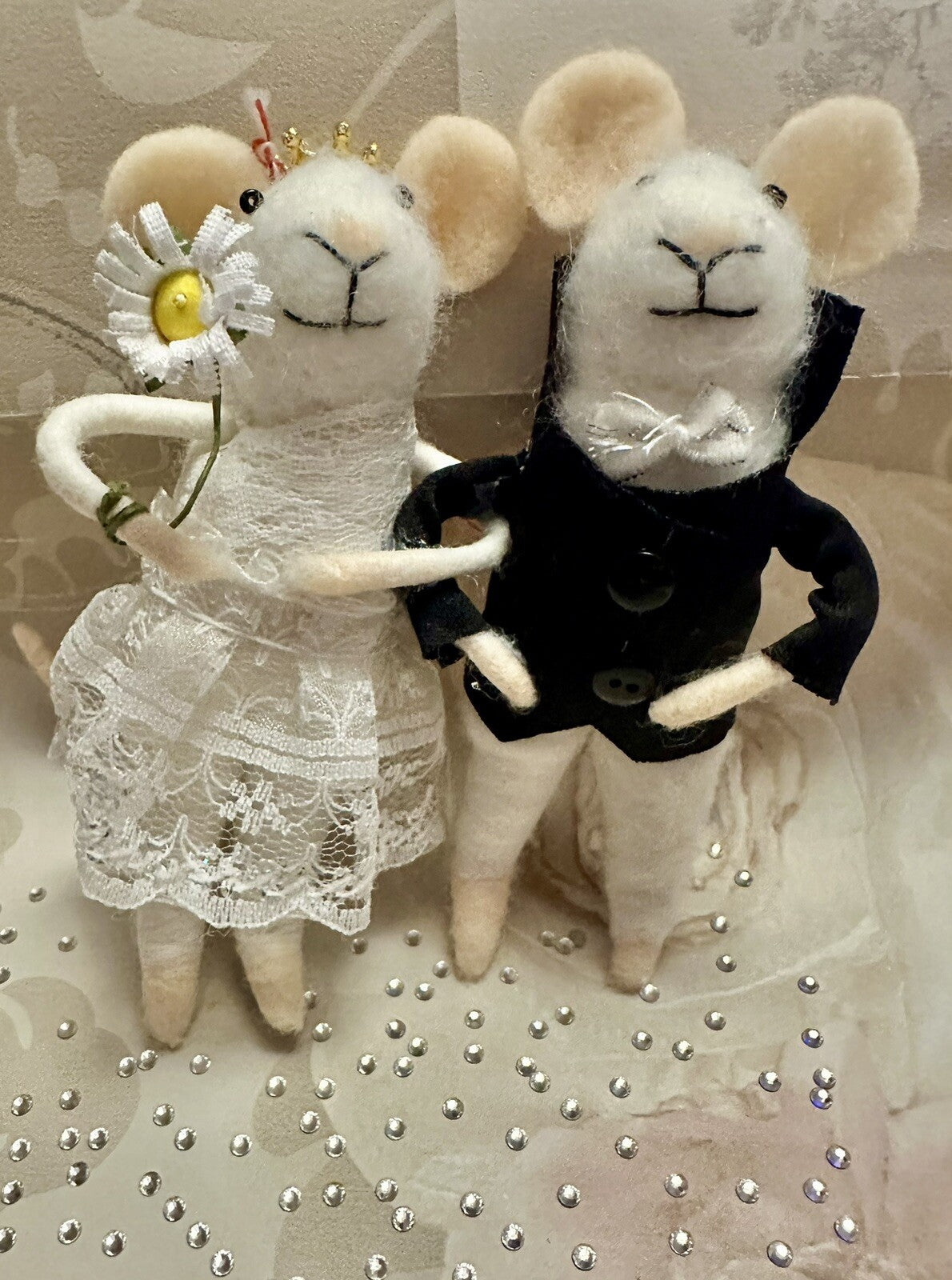 FELT WEDDING MICE MOUSE BRIDE GROOM CAKE TOPPER HANGING TREE GIFT NEEDLE FELTED