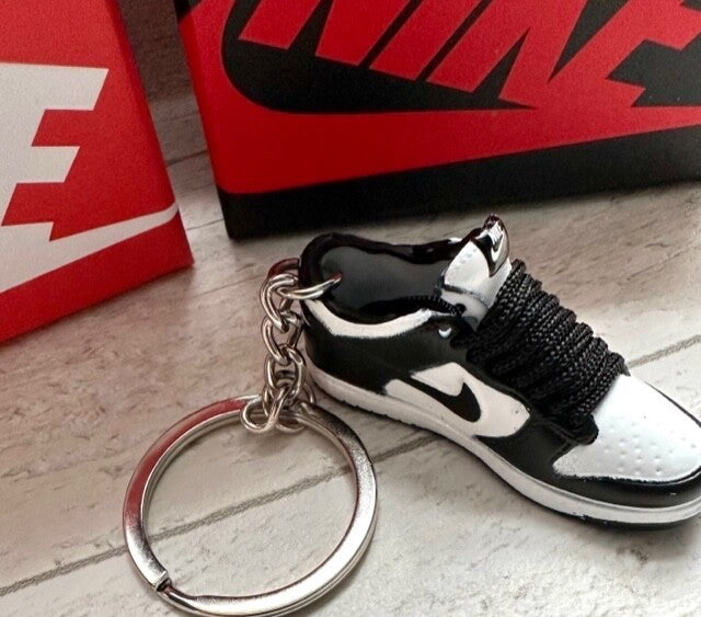 Dunks pandas 3D Trainer sneaker SB Keyring Keychain Black White shoe Box