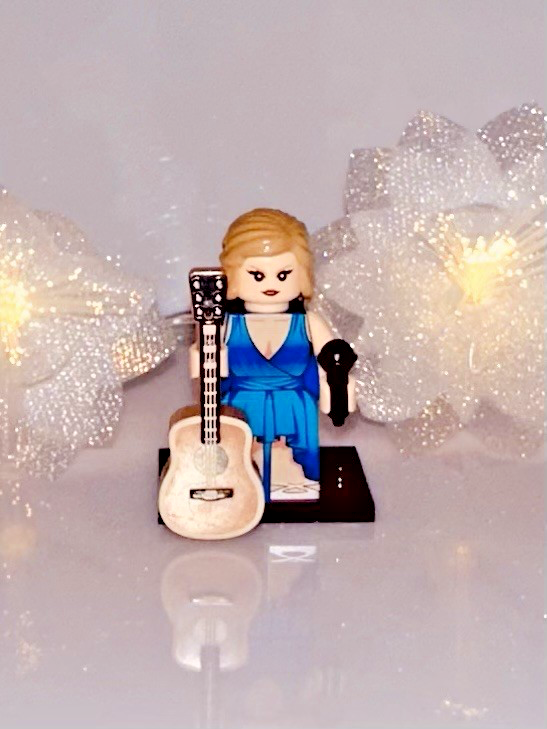 Cute Taylor Inspired 3D Mini Figure On Stand Eras Gift Cake Topper Brick