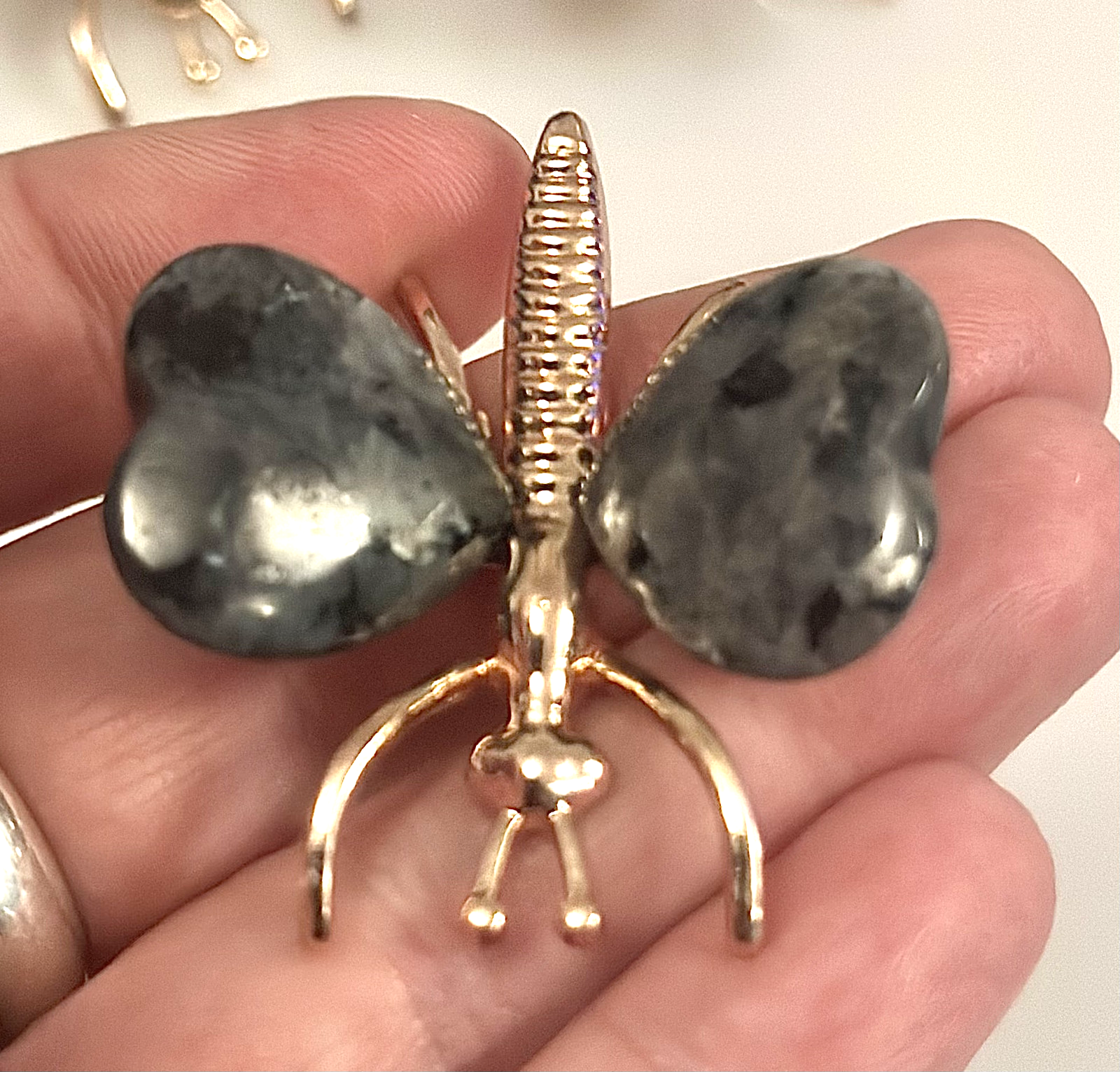 Natural Crystal Heart Stone Wings Silver Butterfly Energy Animal Ornament  Gift
