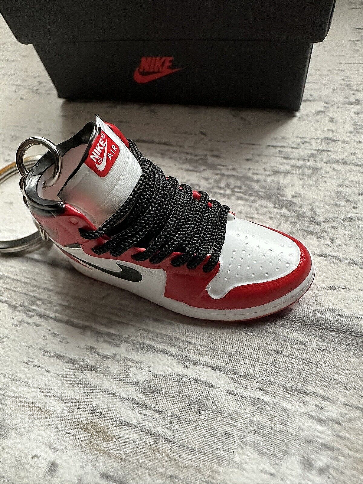 Mini Nike Jordan 3D Trainer sneaker Keyring Bright Red Black shoe Gift Box