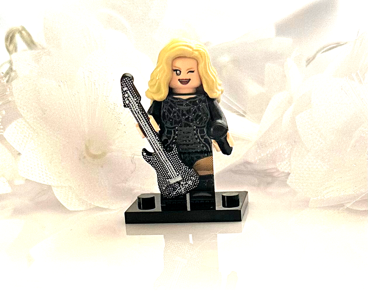 Cute Taylor Inspired 3D Mini Figure On Stand Eras Gift Cake Topper Brick