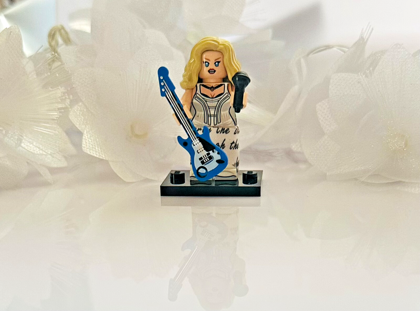 Cute Taylor Inspired 3D Mini Figure On Stand Eras Gift Cake Topper Brick