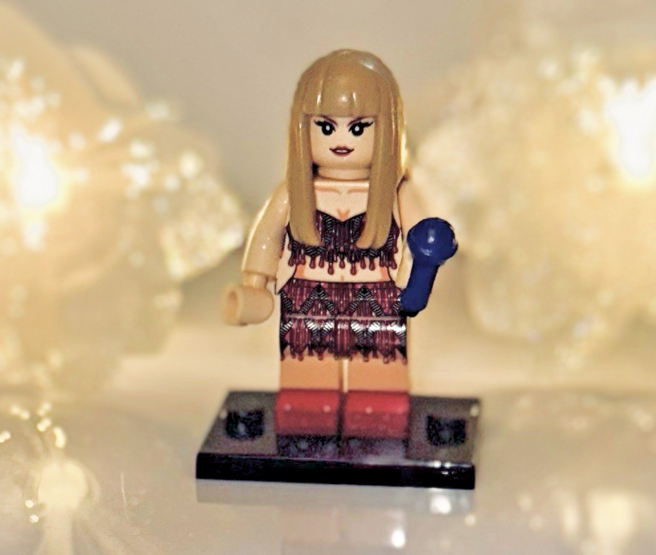 Cute Taylor Inspired 3D Mini Figure On Stand Eras Gift Cake Topper Brick