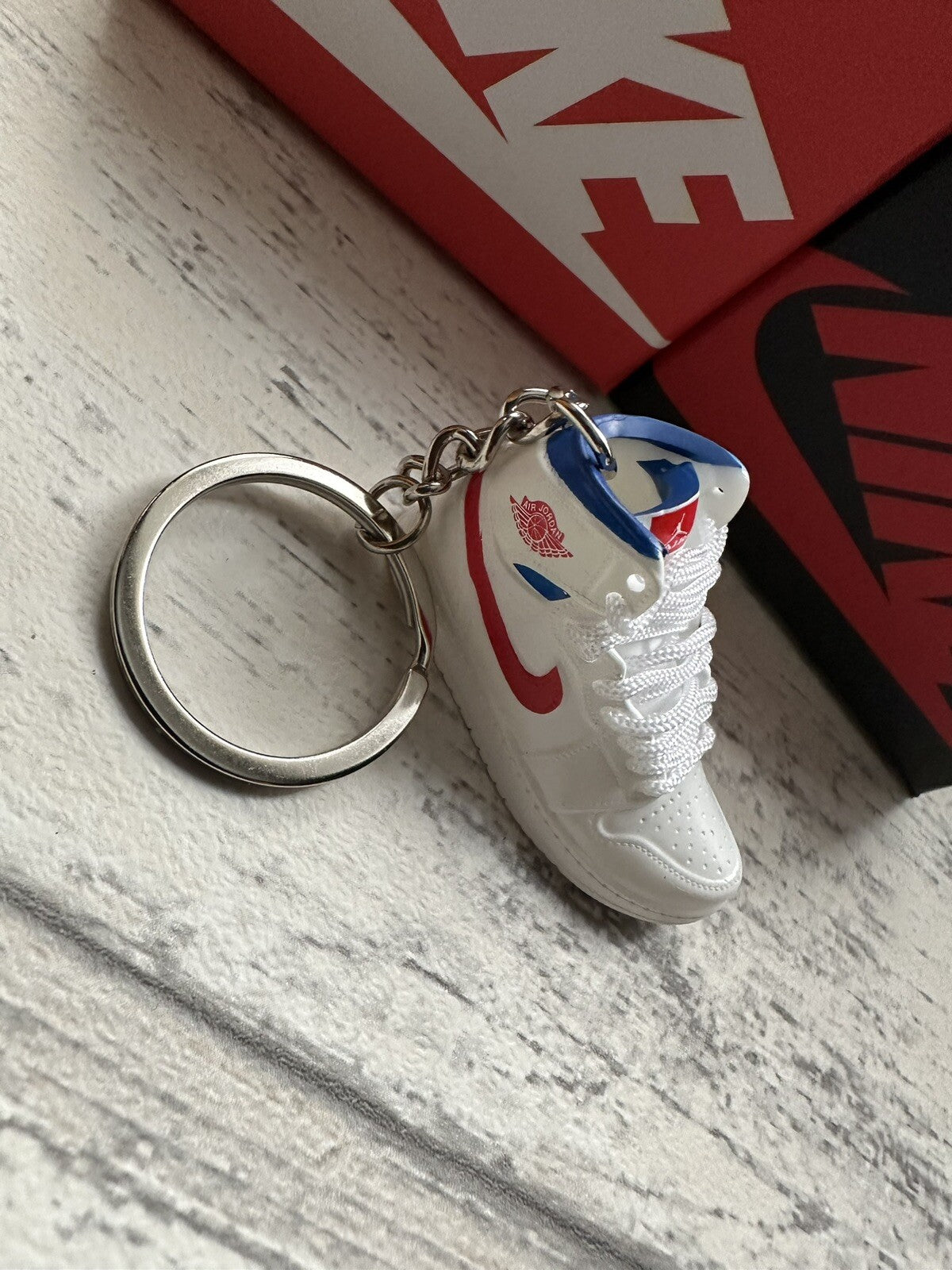 Nike Mini Jordan 3D Trainer sneaker Keyring Blue Red White Lace shoe Gift Box