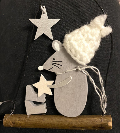 Christmas Mrs Mouse Hanging on a Branch Scene & Star Decoration 9 x14cm