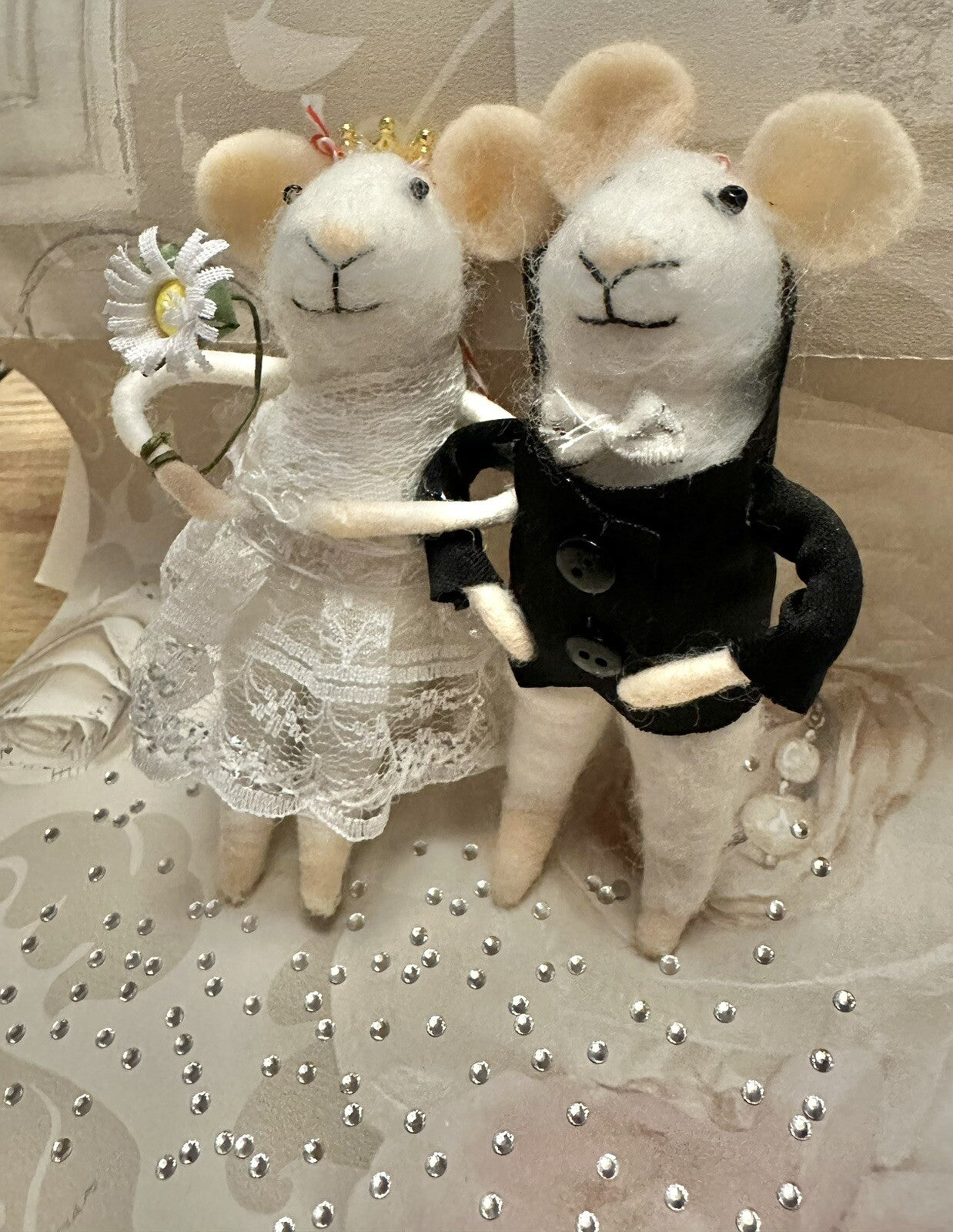 FELT WEDDING MICE MOUSE BRIDE GROOM CAKE TOPPER HANGING TREE GIFT NEEDLE FELTED