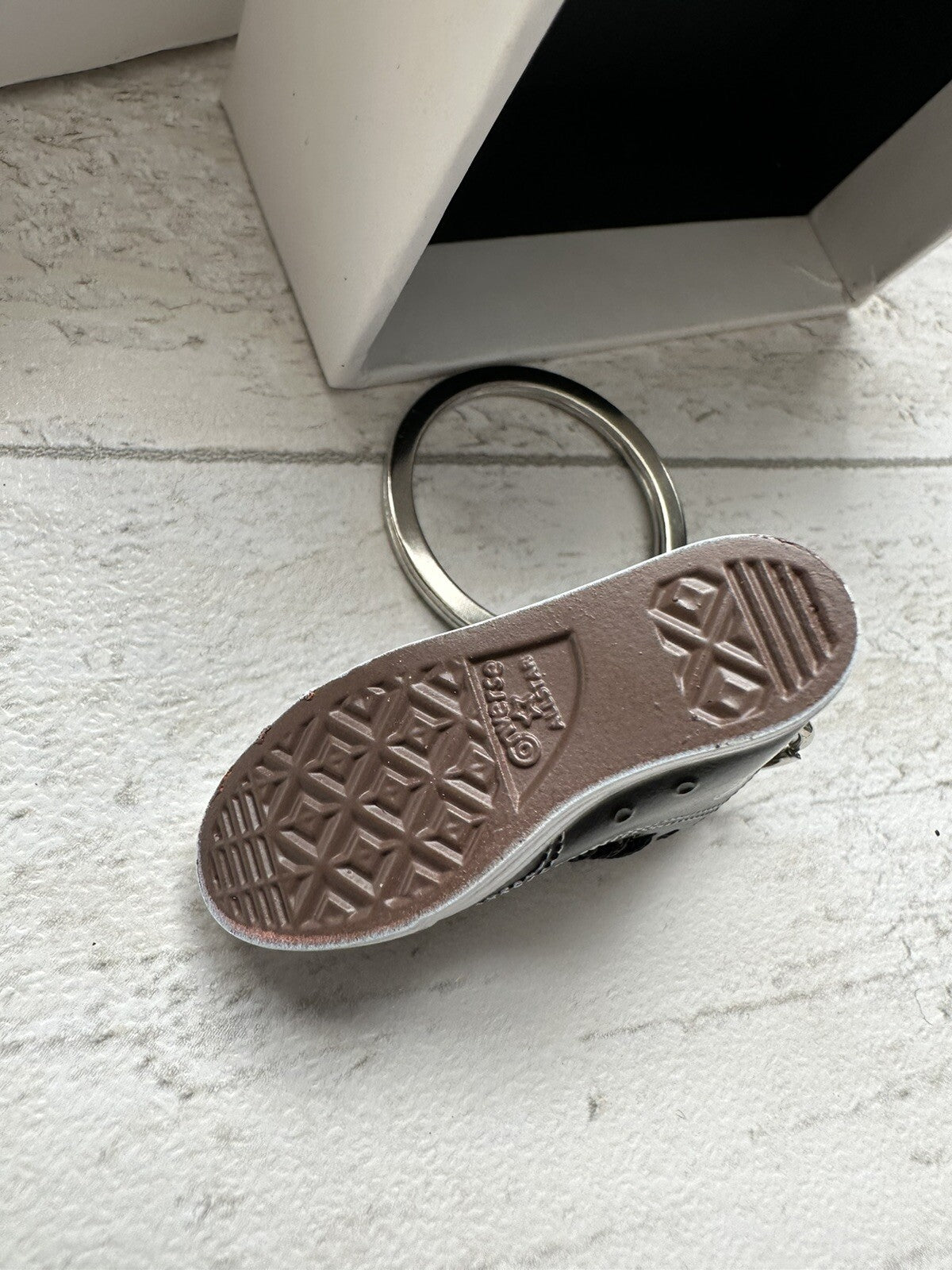 3D Mini Converse Play white Trainer Keyring Keychain sneaker with Gift shoe Box