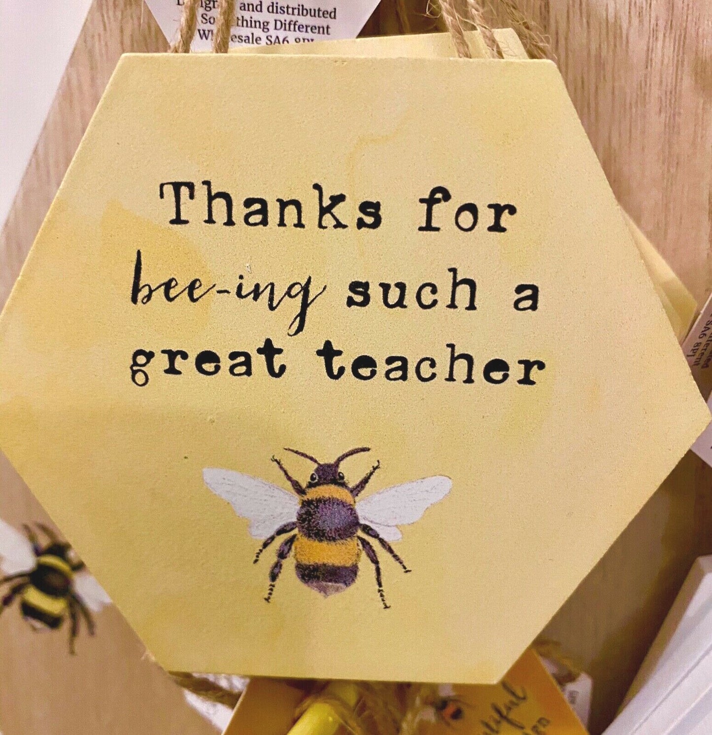 Queen Bee - eutiful wood hanging Wall signs gift Teacher Mum to be Plaque