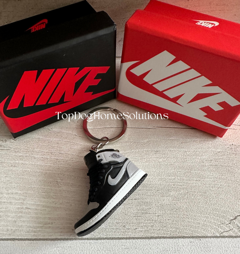 Mini Nike Keyring Sneakers 🔥3D Jordan 1 keychain Trainer Sports Shoe & gift box