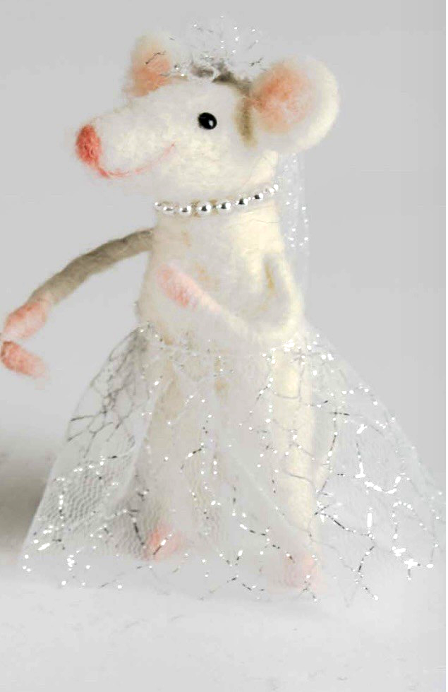 FELT WEDDING MICE MOUSE BRIDE GROOM CAKE TOPPER HANGING TREE GIFT NEEDLE FELTED