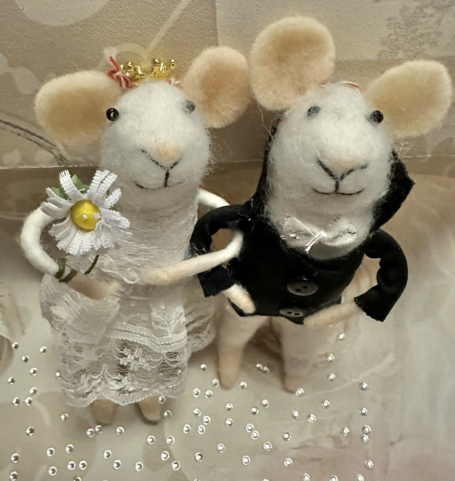 FELT WEDDING MICE MOUSE BRIDE GROOM CAKE TOPPER HANGING TREE GIFT NEEDLE FELTED
