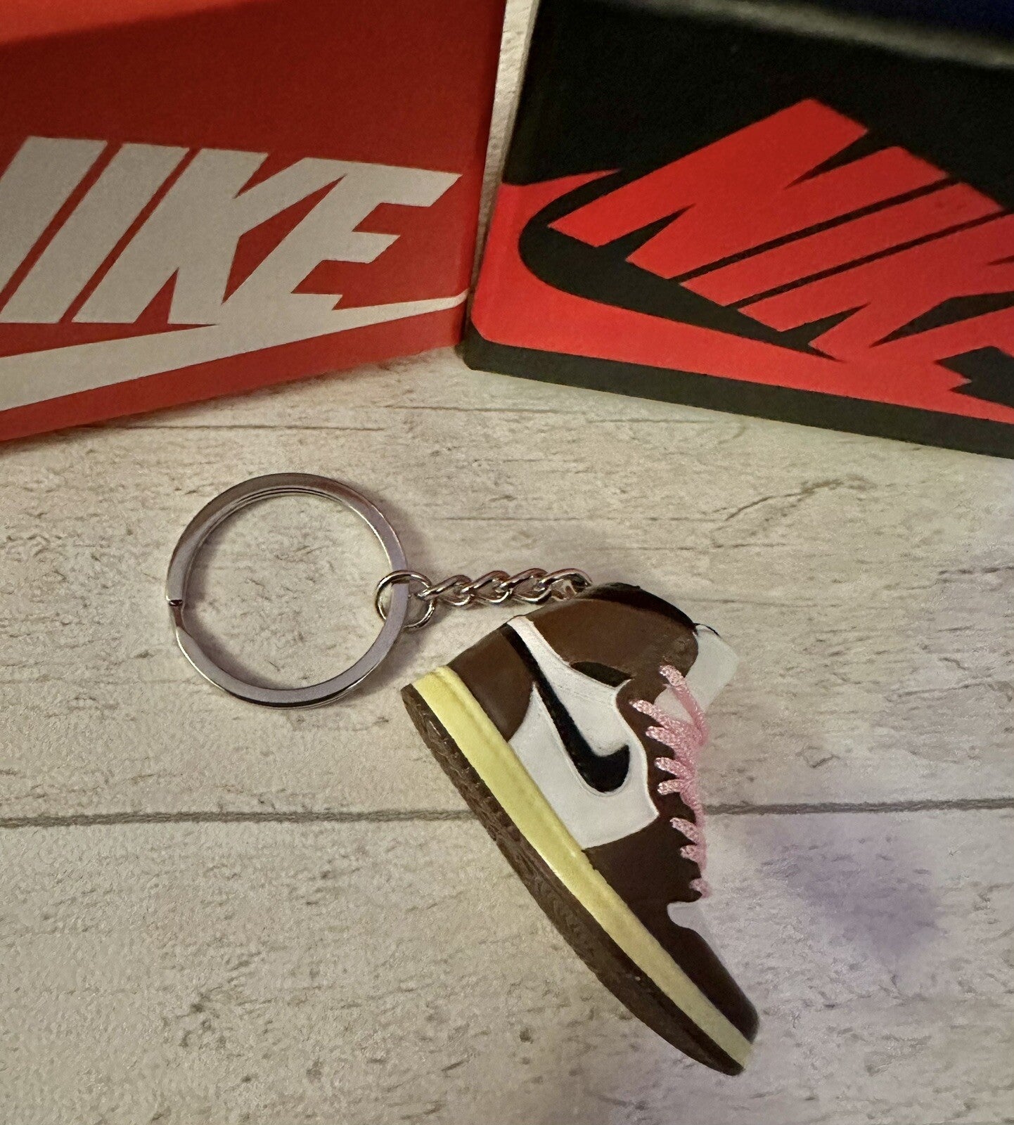 Nike Mini Jordan 3D Trainer sneaker Keyring Pink Brown shoe Gift Box