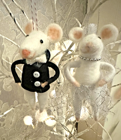 FELT WEDDING MICE MOUSE BRIDE GROOM CAKE TOPPER HANGING TREE GIFT NEEDLE FELTED
