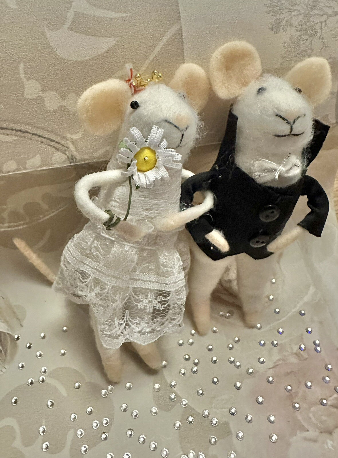 FELT WEDDING MICE MOUSE BRIDE GROOM CAKE TOPPER HANGING TREE GIFT NEEDLE FELTED
