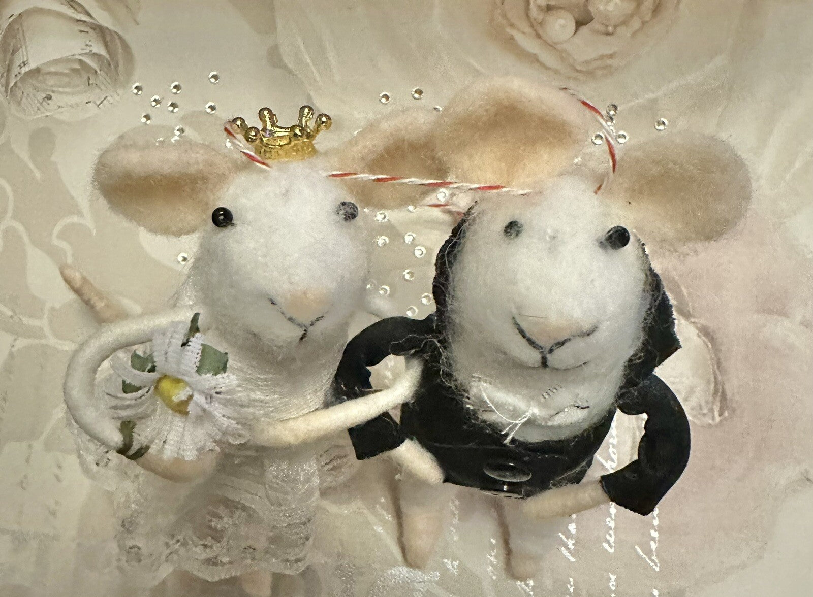 FELT WEDDING MICE MOUSE BRIDE GROOM CAKE TOPPER HANGING TREE GIFT NEEDLE FELTED