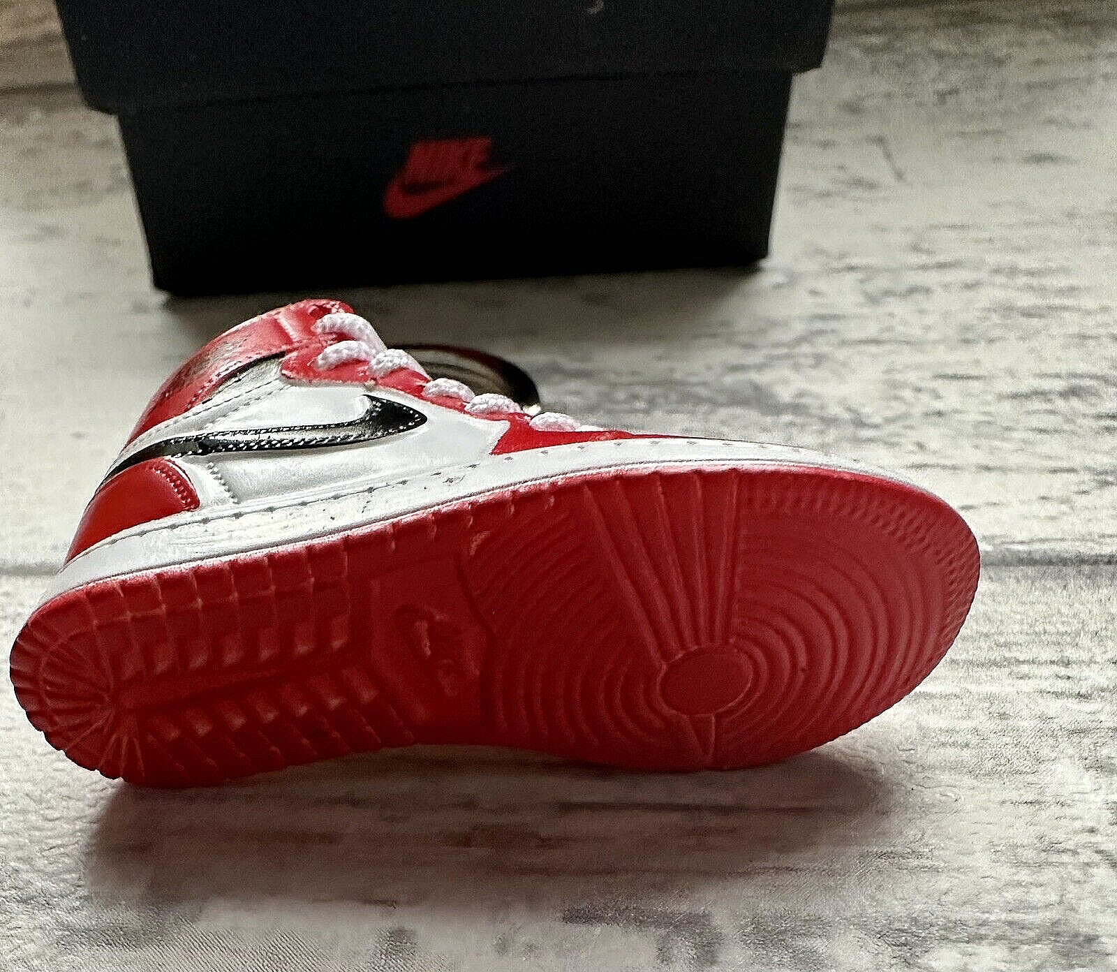 Nike Mini Jordan 3D Keyring Trainer sneaker Bright Red White Lace shoe Gift Box