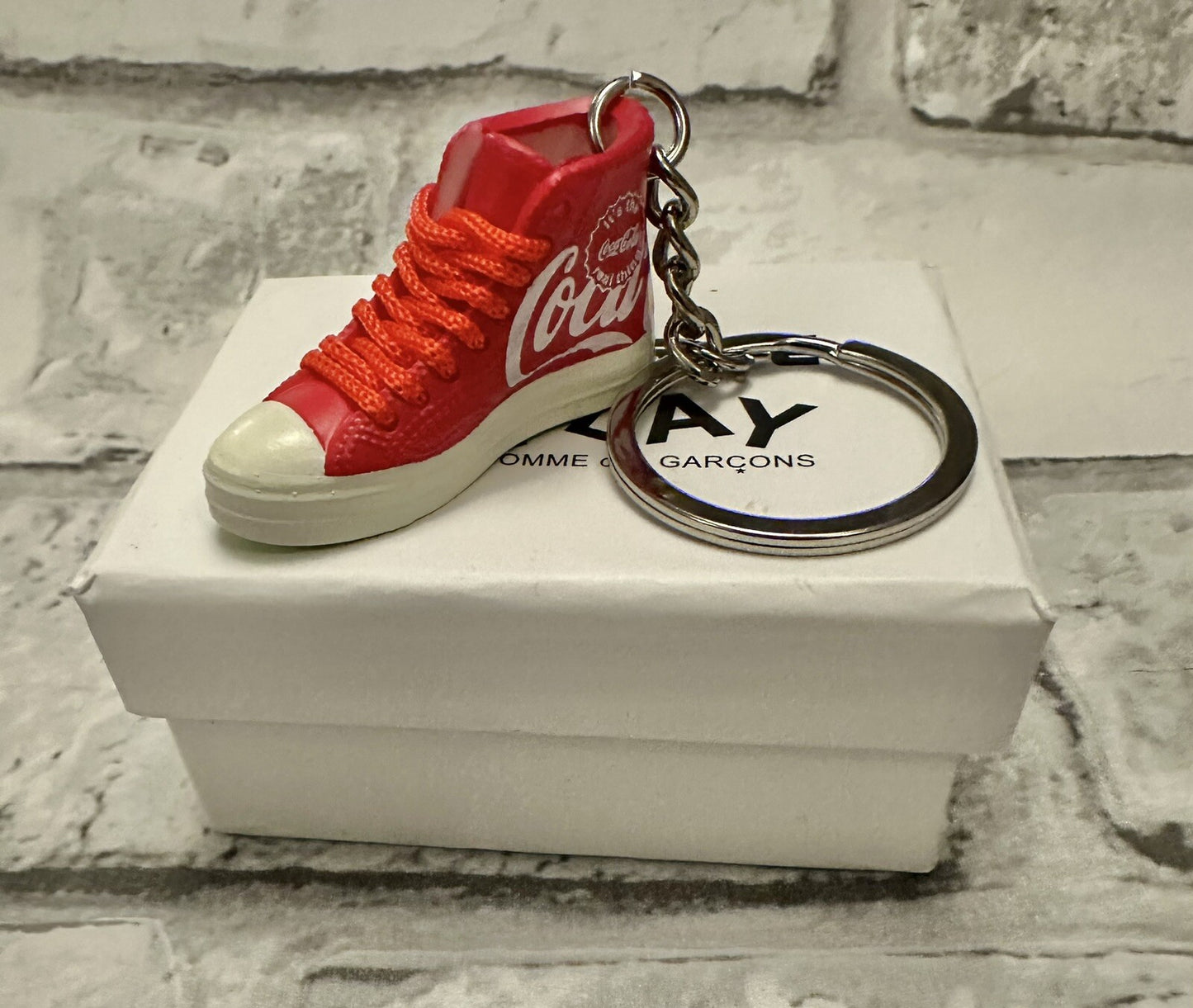 Red Converse Coke Sneaker Keyring Chuck Taylor All-Star Coca Cola High Gift Box