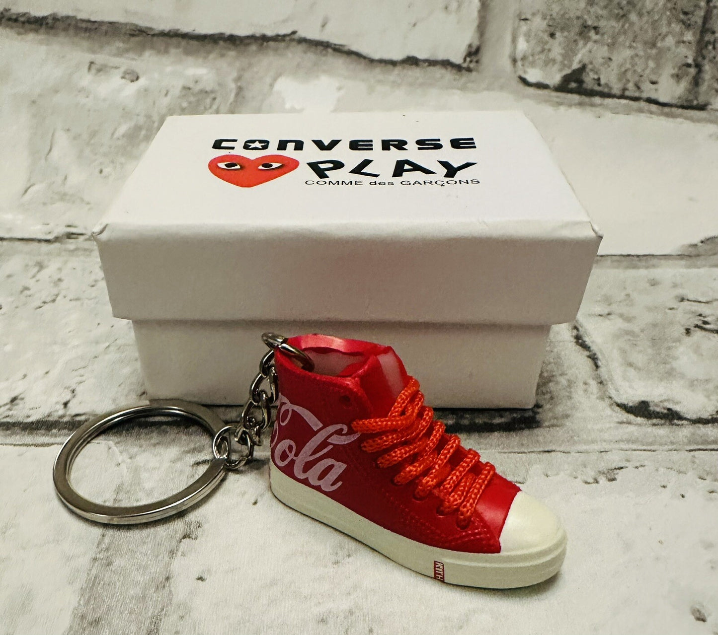 Red Converse Coke Sneaker Keyring Chuck Taylor All-Star Coca Cola High Gift Box