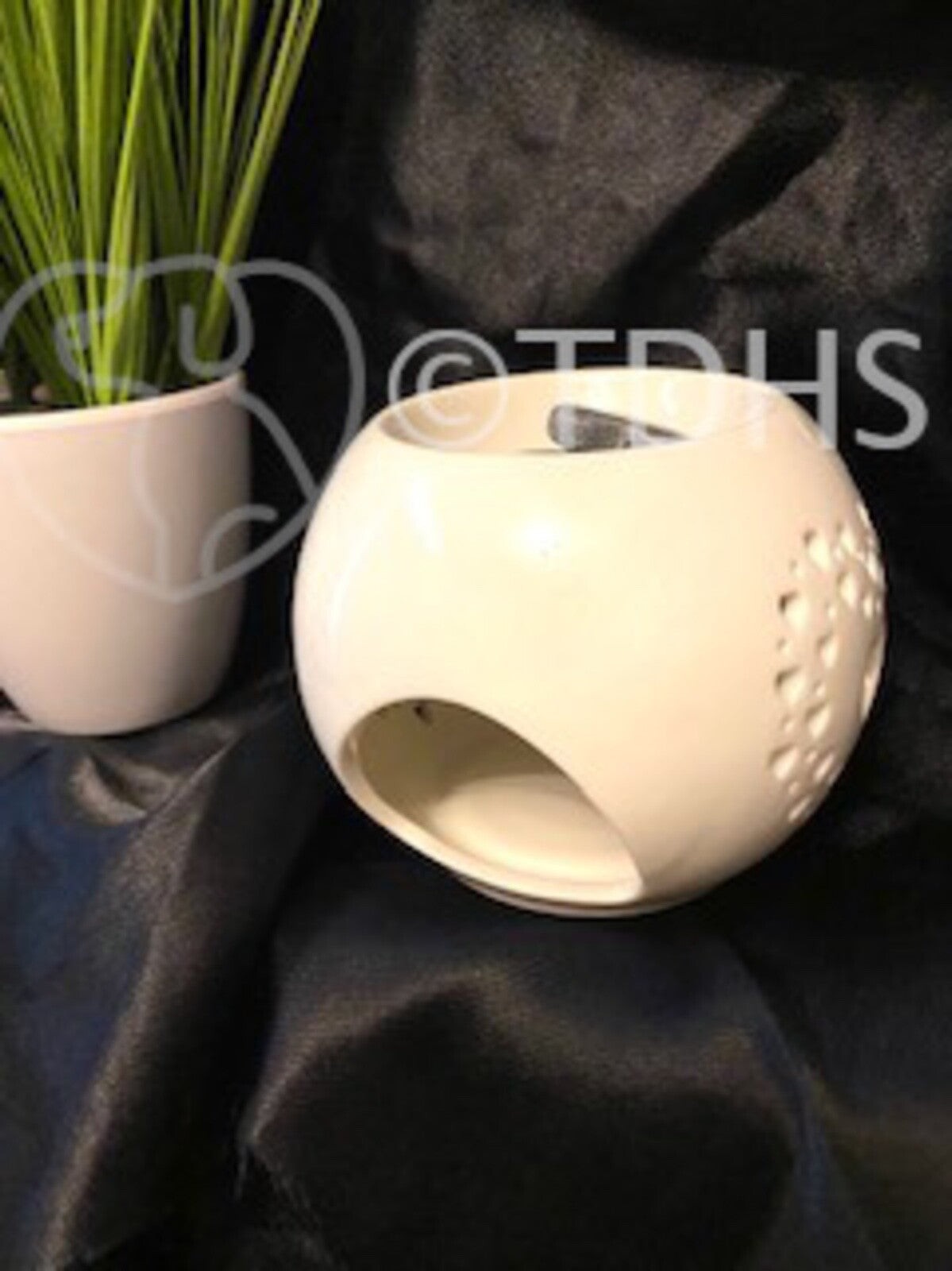 Valentine Wax Melt Tealight Holder Oil Burner Love Heart Cut Out Ceramic  ❤️