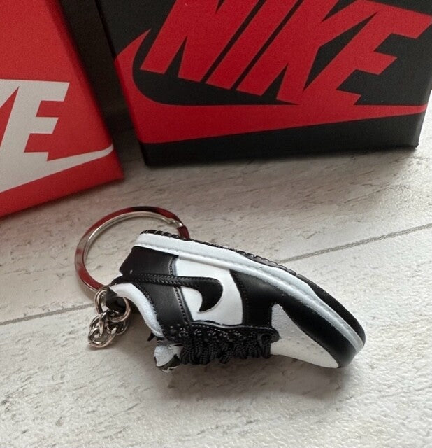 Dunks pandas 3D Trainer sneaker SB Keyring Keychain Black White shoe Box