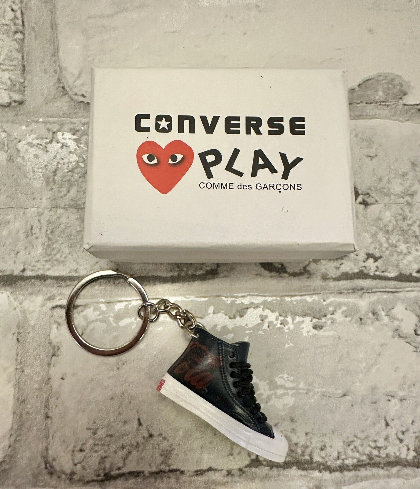 Black Converse Sneaker Keyring Coke Chuck Taylor AllStar Coca Cola High Gift Box