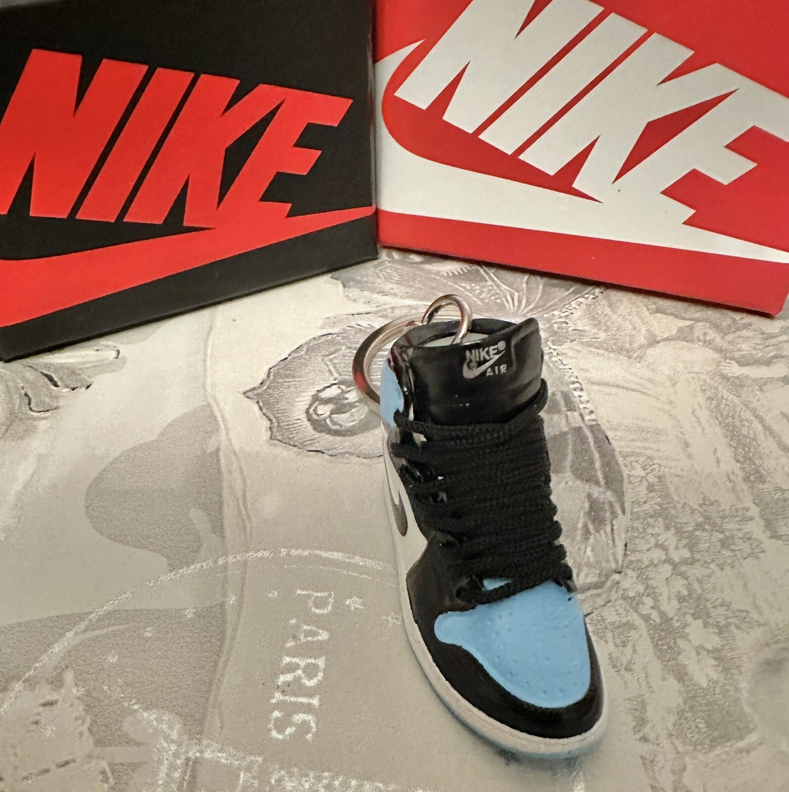 Nike Mini Jordan 3D Trainer sneaker Keyring Blue White Black shoe Gift Box