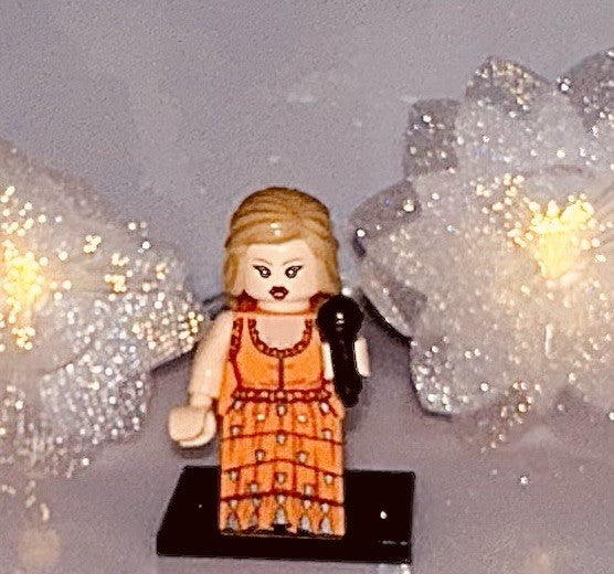 Cute Taylor Inspired 3D Mini Figure On Stand Eras Gift Cake Topper Brick